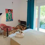 Amaryllis Apartment